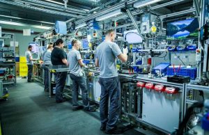 Elkészült a háromszázötvenmilliomodik termék a Bosch miskolci gyárában bosch miskolci gyár
